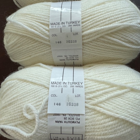 Set of 4 Skeins of Plymouth Encore Knitting Worsted Weight Yarn Off White - Picture 4 of 7